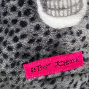 Betsey Johnson | Bedding | Luv Betsey Skulls Leopard King Plush Blanket ...